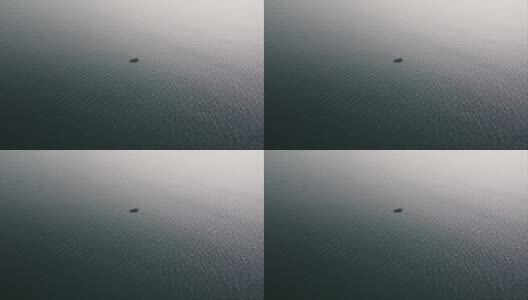 海中小船高清在线视频素材下载