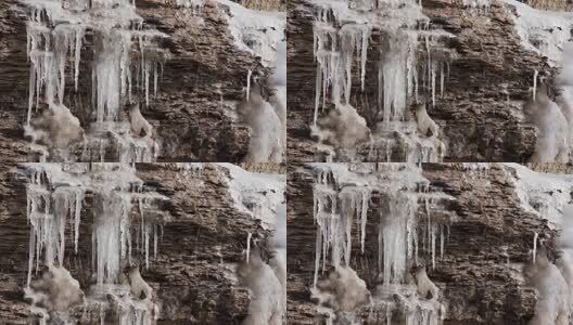 初春正在消融的冰柱高清在线视频素材下载