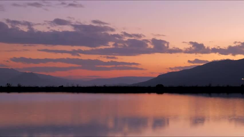 唯美湖泊晚霞日落