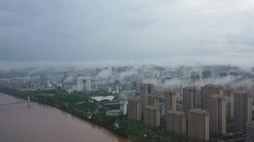 雨雾中屯溪