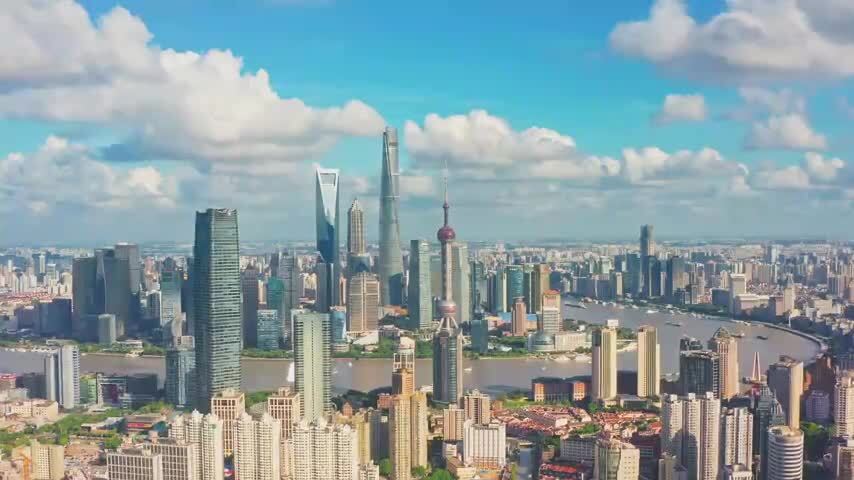蓝天白云陆家嘴