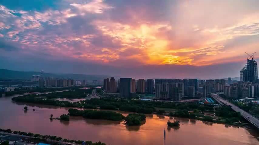兰州安宁区银滩湿地公园日落晚霞转夜景