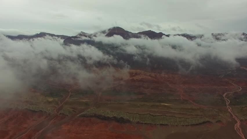 航拍新疆喀什高原云海