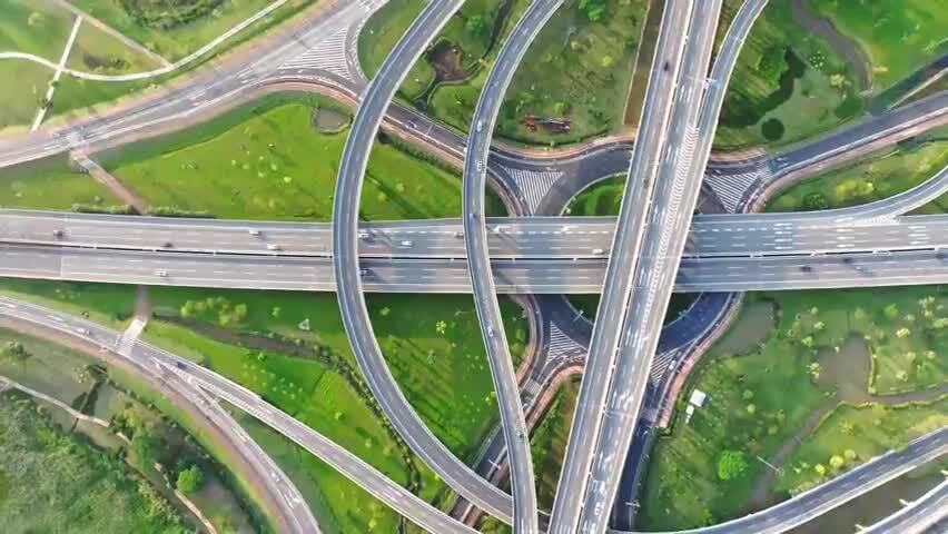 城市交通车水马龙立交桥高架路车流