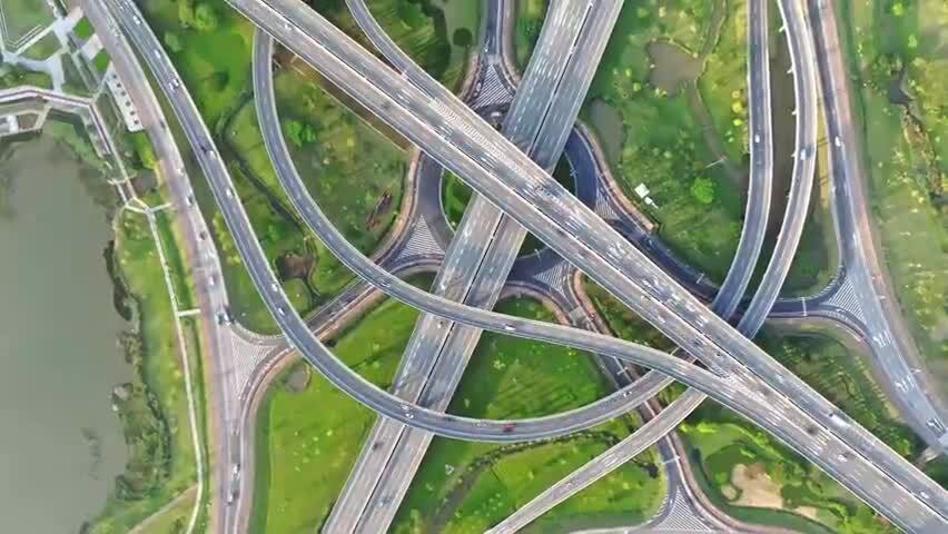城市交通车水马龙立交桥高架路车流