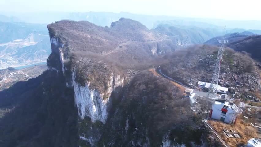 4K长江三峡壮丽山峰黄牛岩极顶航拍视频