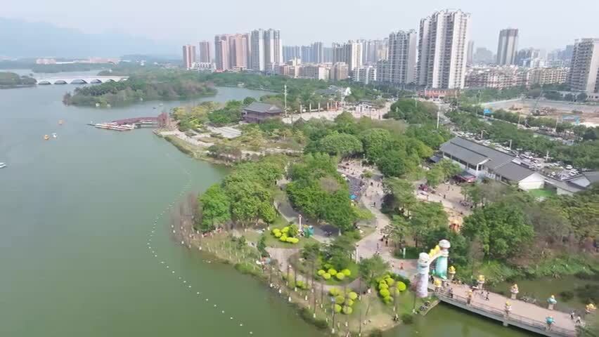 航拍清远清城区飞来湖公园