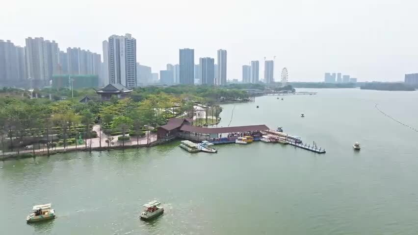 航拍清远清城区飞来湖公园