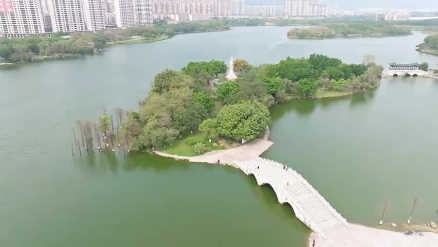 航拍清远清城区飞来湖公园