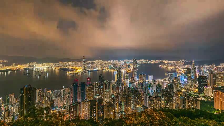 暴雨前夕的香港夜景