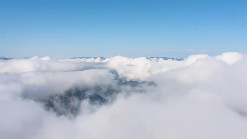 8K震撼长江三峡巫峡山峰云海延时