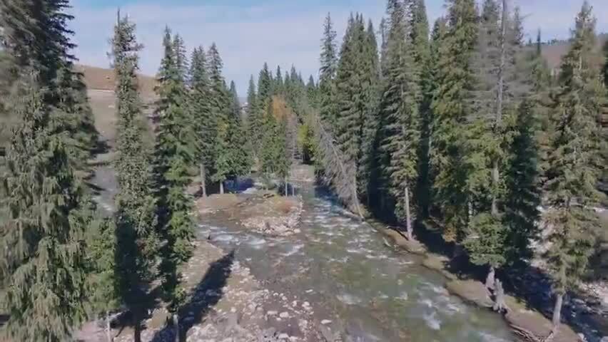 航拍新疆伊犁琼库什台风景