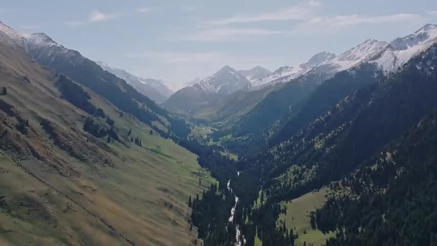 航拍新疆伊犁琼库什台风景