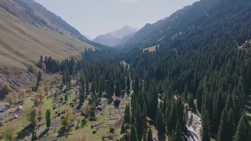 航拍新疆伊犁琼库什台风景