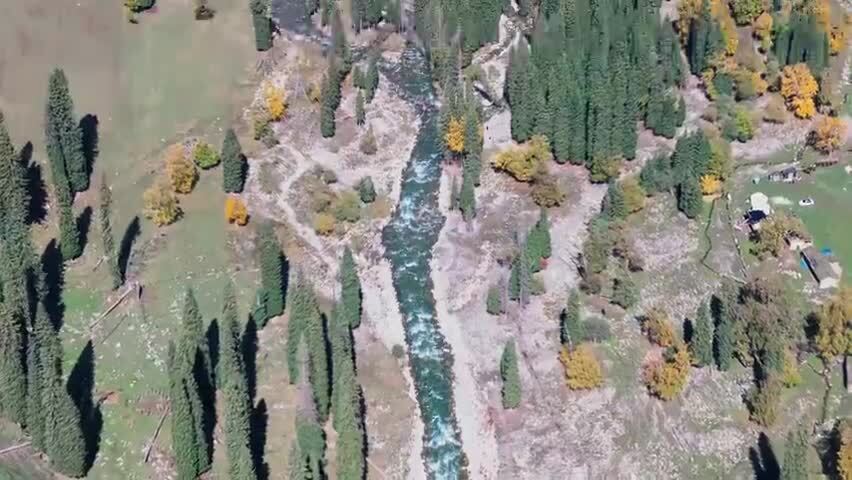 航拍新疆伊犁琼库什台乡村风景