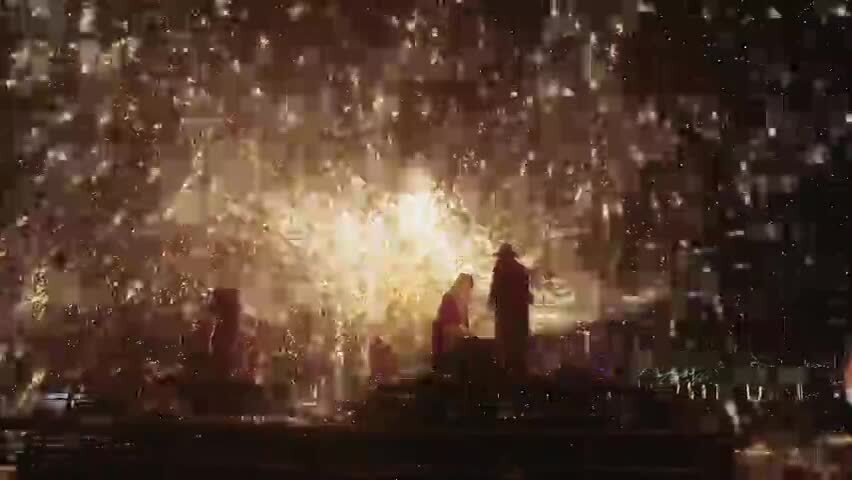 舞龙打铁花民俗表演