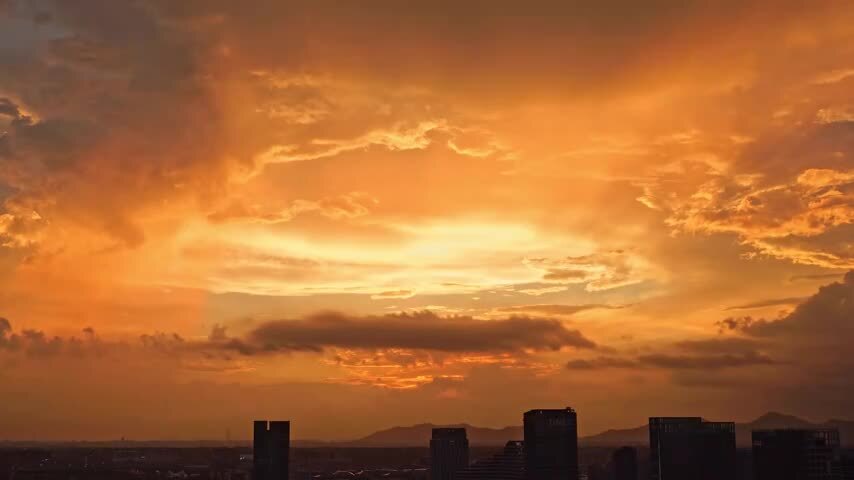 城市火烧云晚霞延时摄影空镜