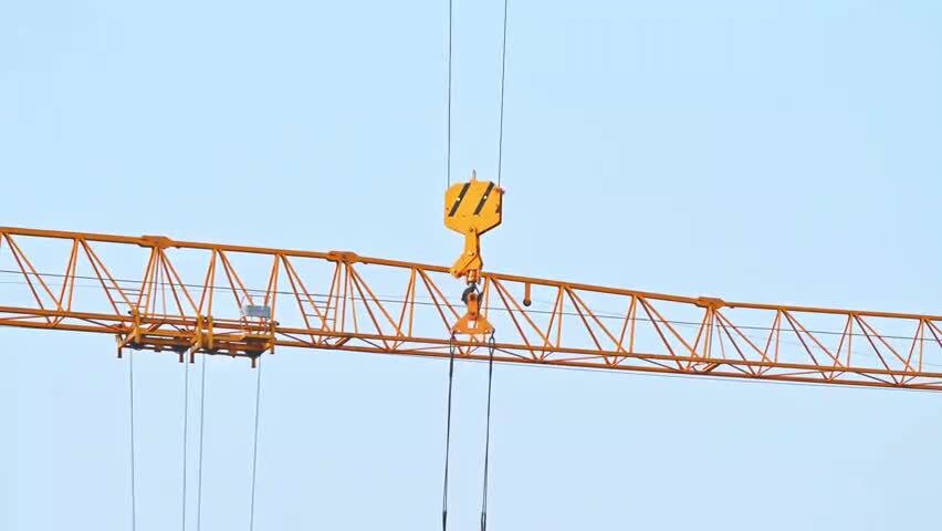 建筑工地施工塔吊工程吊车架子起重机旋转