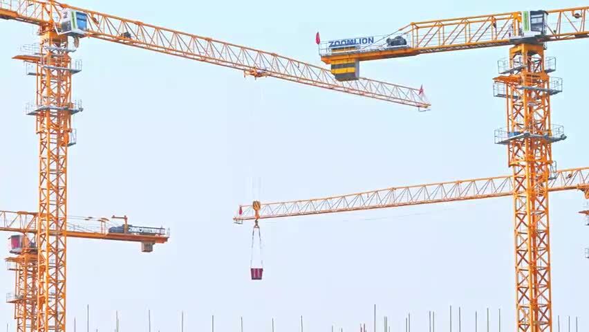 建筑工地施工塔吊工程吊车架子起重机旋转