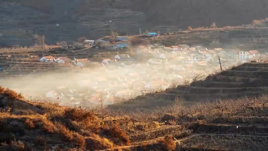 山东省烟台市福山区南佛家村晨雾自然风光延时视频