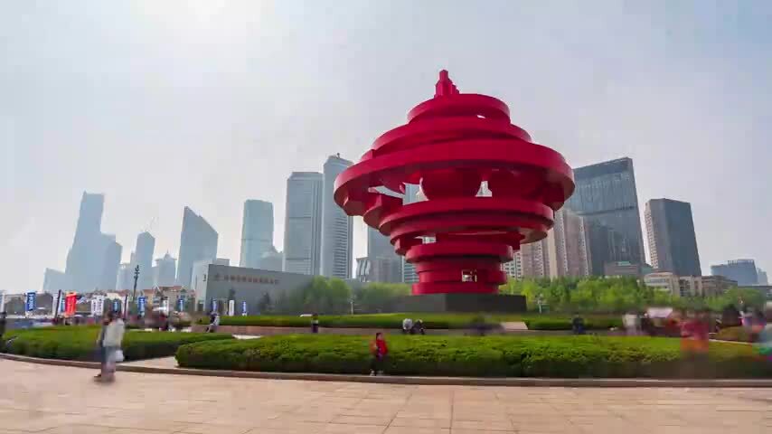 山东省青岛市市南区五四广场五月的风人流城市建筑风光延时视频