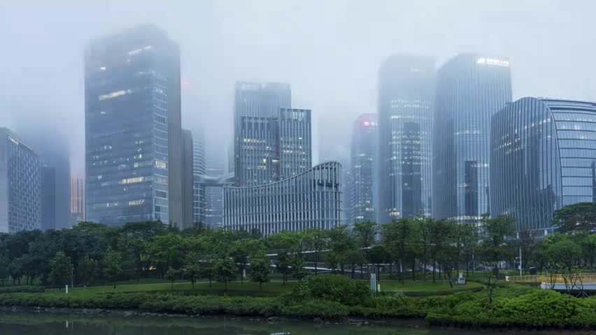 云雾中前海桂湾写字楼天际线8k日转夜延时