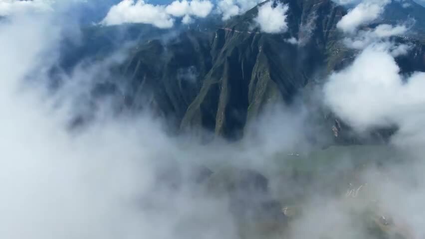 4K长江三峡巫峡山河风光航拍视频
