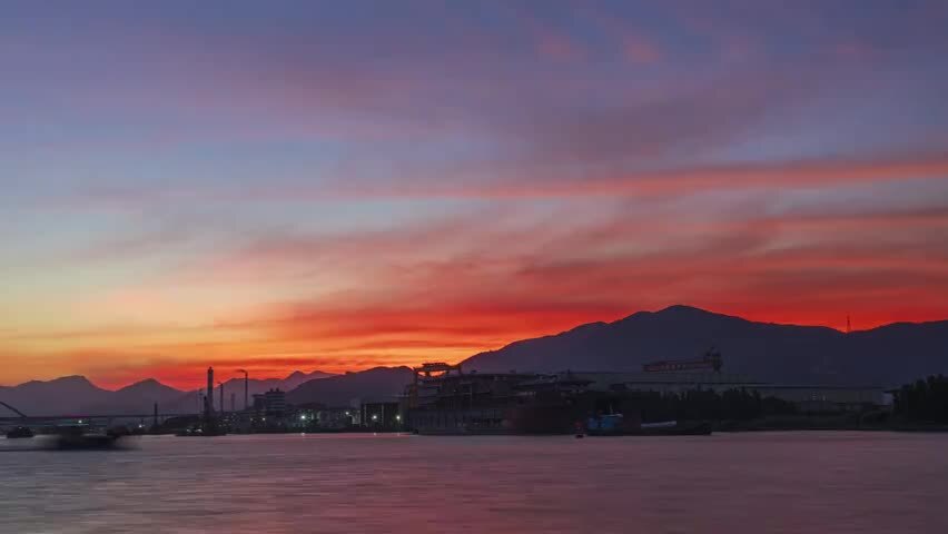 珠海虎跳门水道出海口晚霞