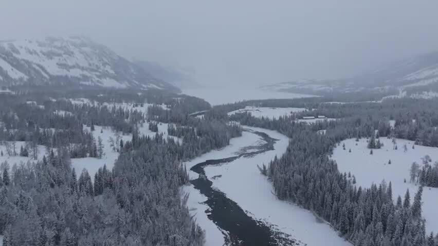 航拍新疆喀纳斯雪景