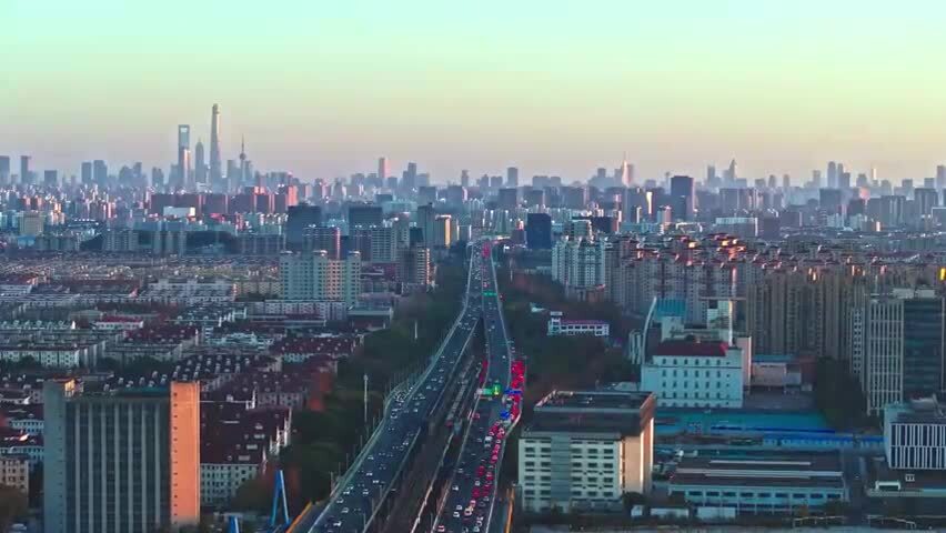 上海宝山远眺陆家嘴天际线航拍