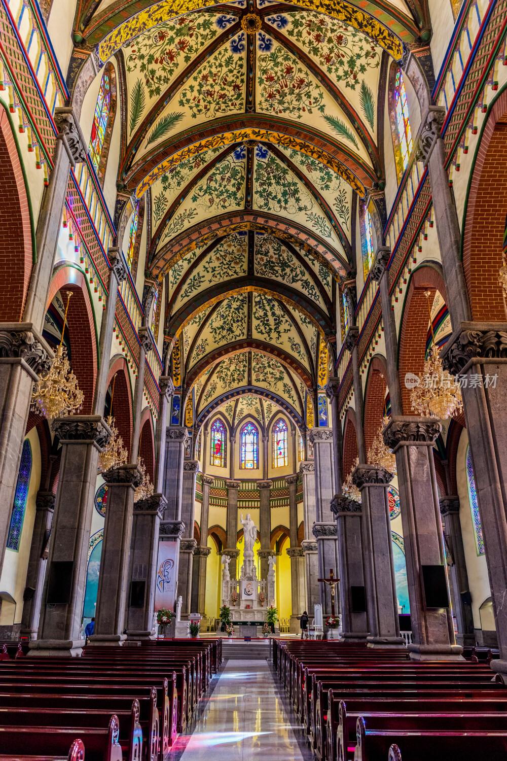 洪家楼耶稣圣心主教座堂内景