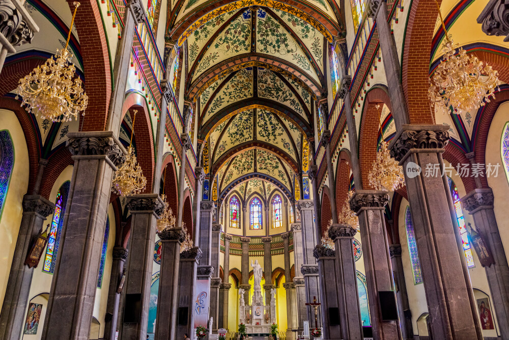 洪家楼耶稣圣心主教座堂内景