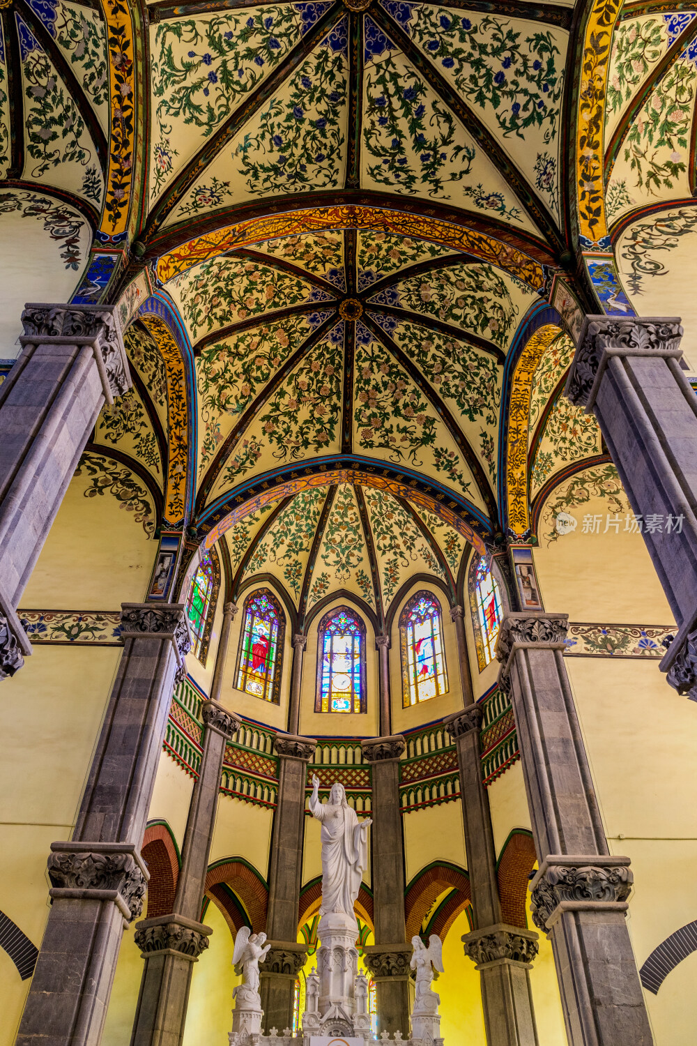 洪家楼耶稣圣心主教座堂内景