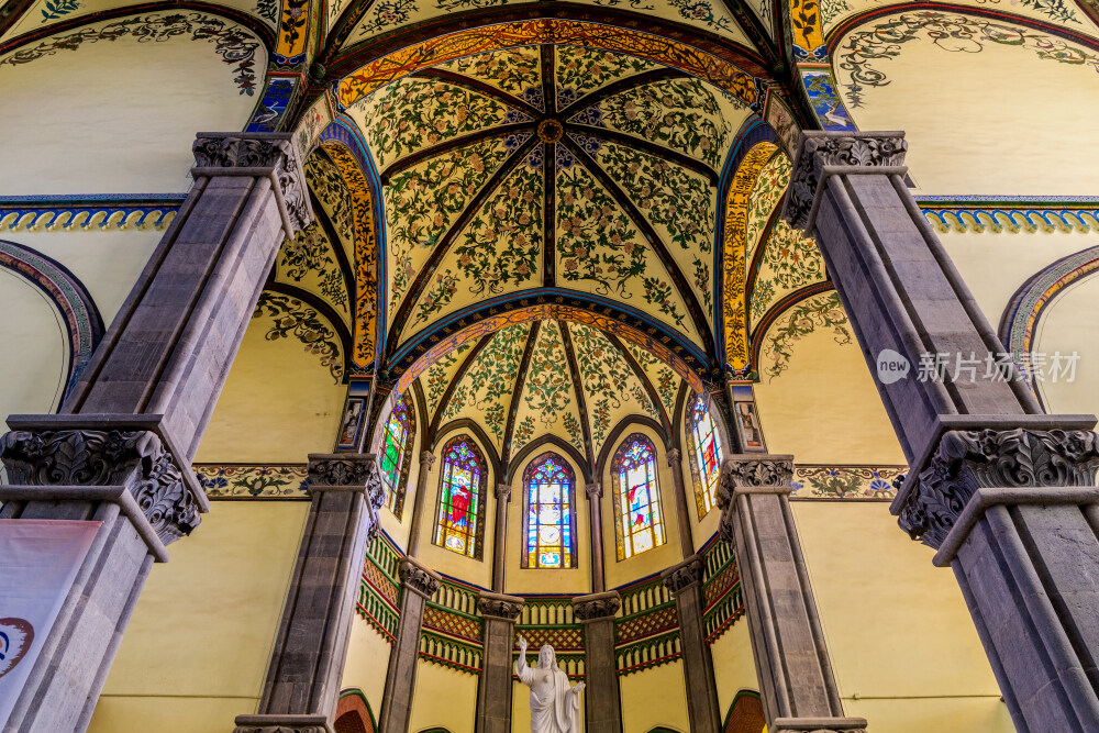 洪家楼耶稣圣心主教座堂内景