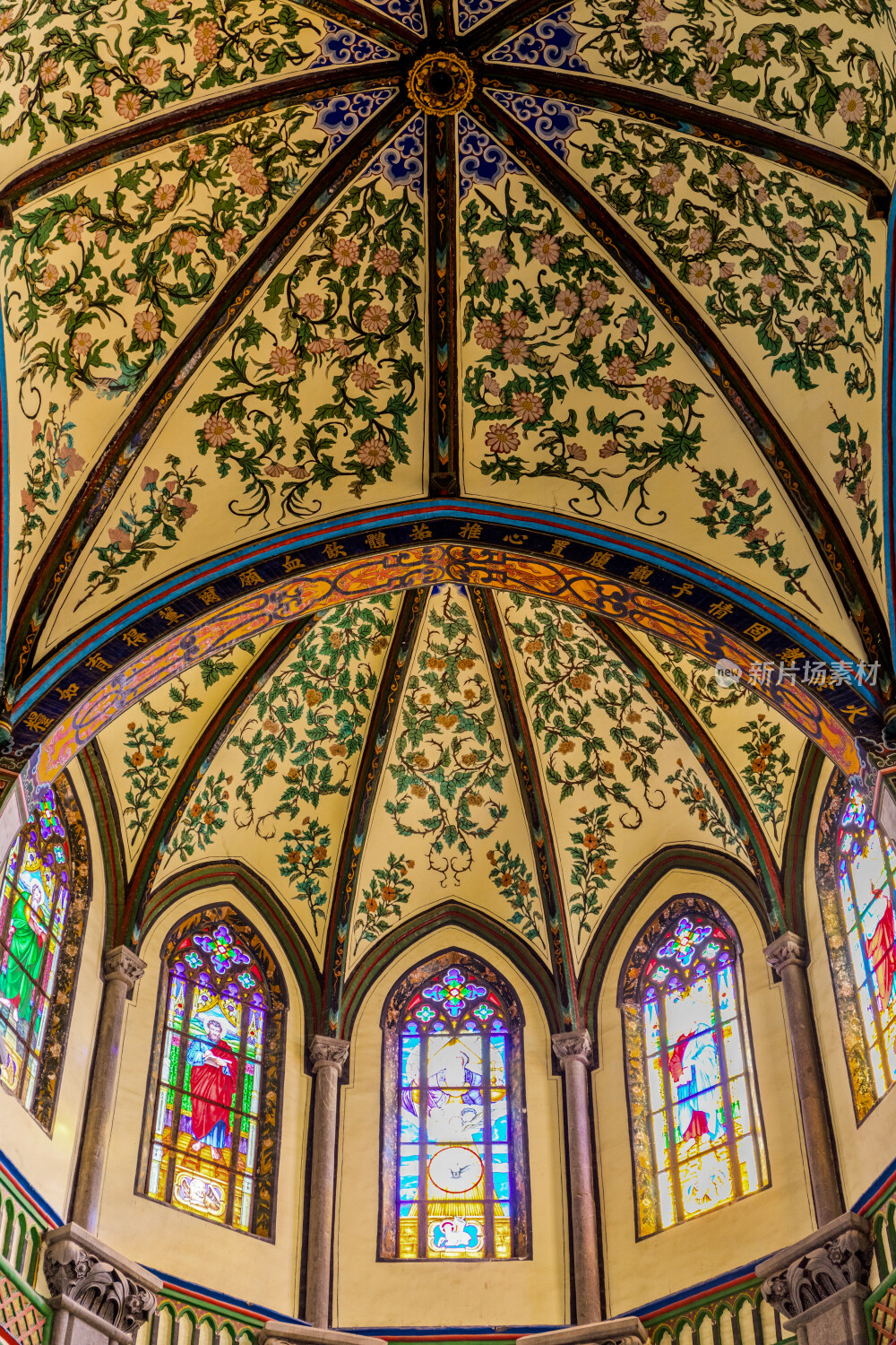 洪家楼耶稣圣心主教座堂内景