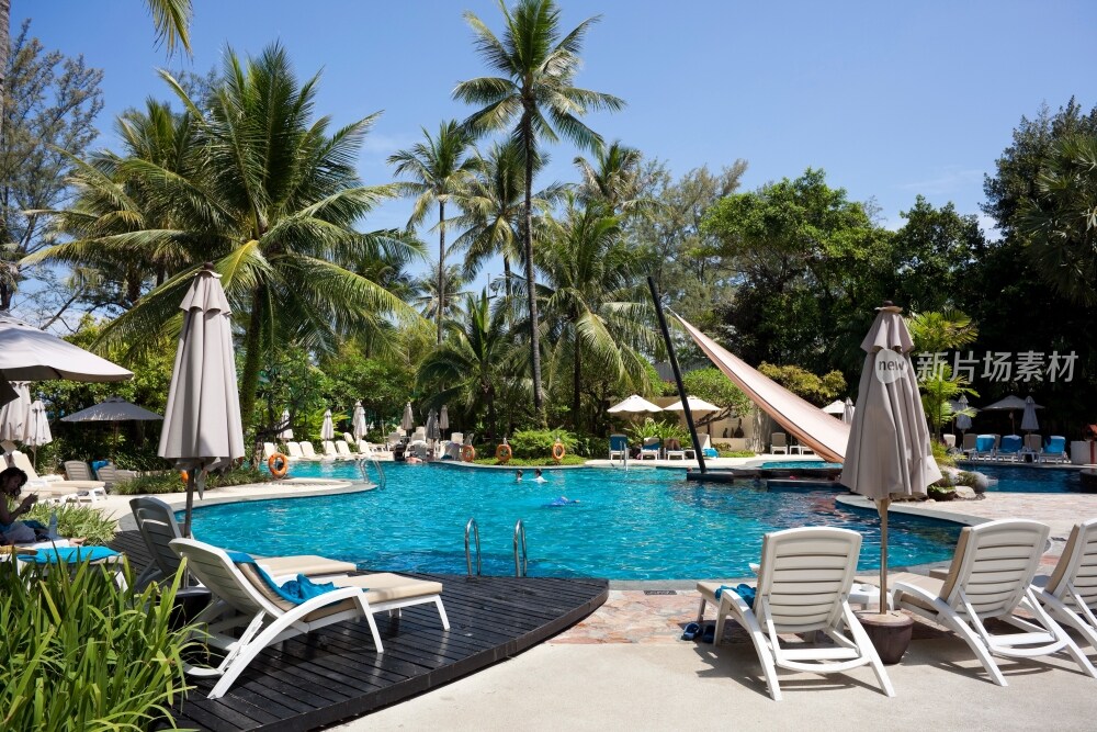 普吉岛假日酒店巴通海滩