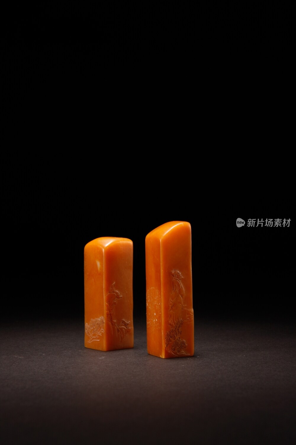 田黄石章料一对