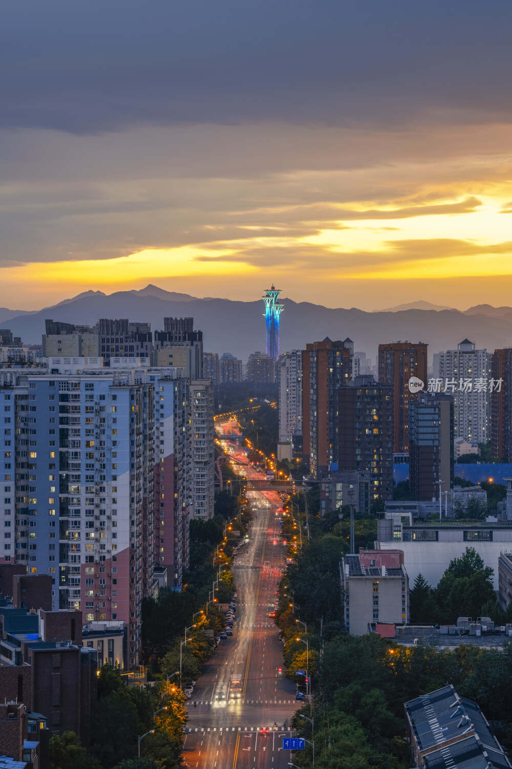 金色时刻北京城市天际线