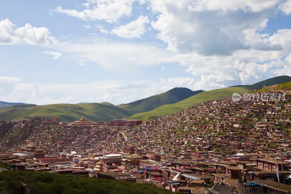 四川甘孜色达五明佛学院