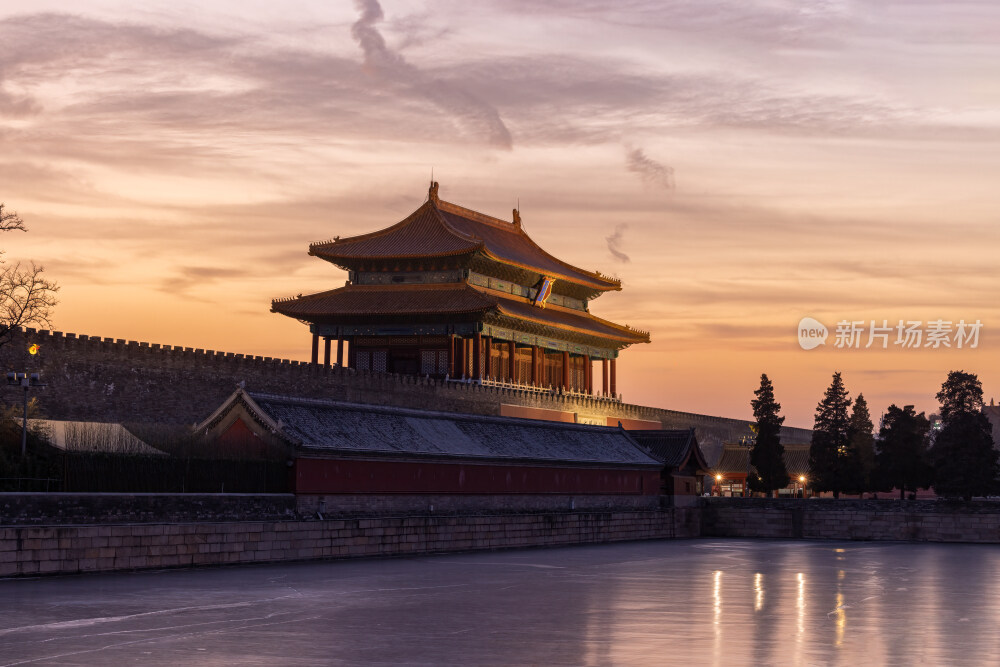 故宫神武门与晚霞