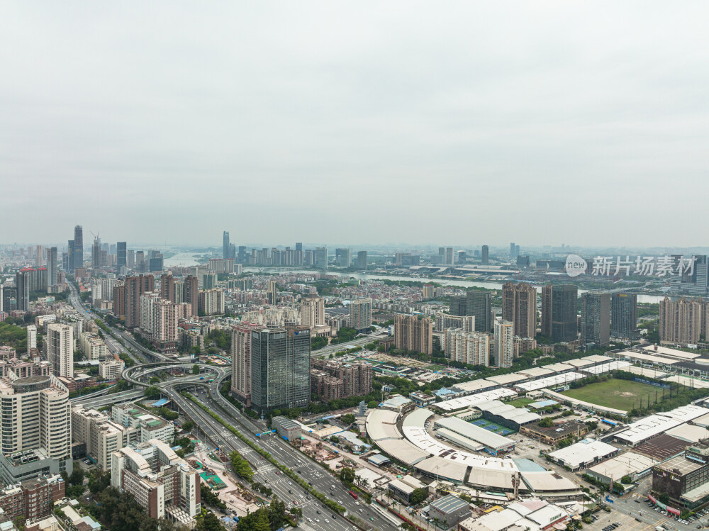 航拍广州天河黄埔大道西快速路及马场商圈