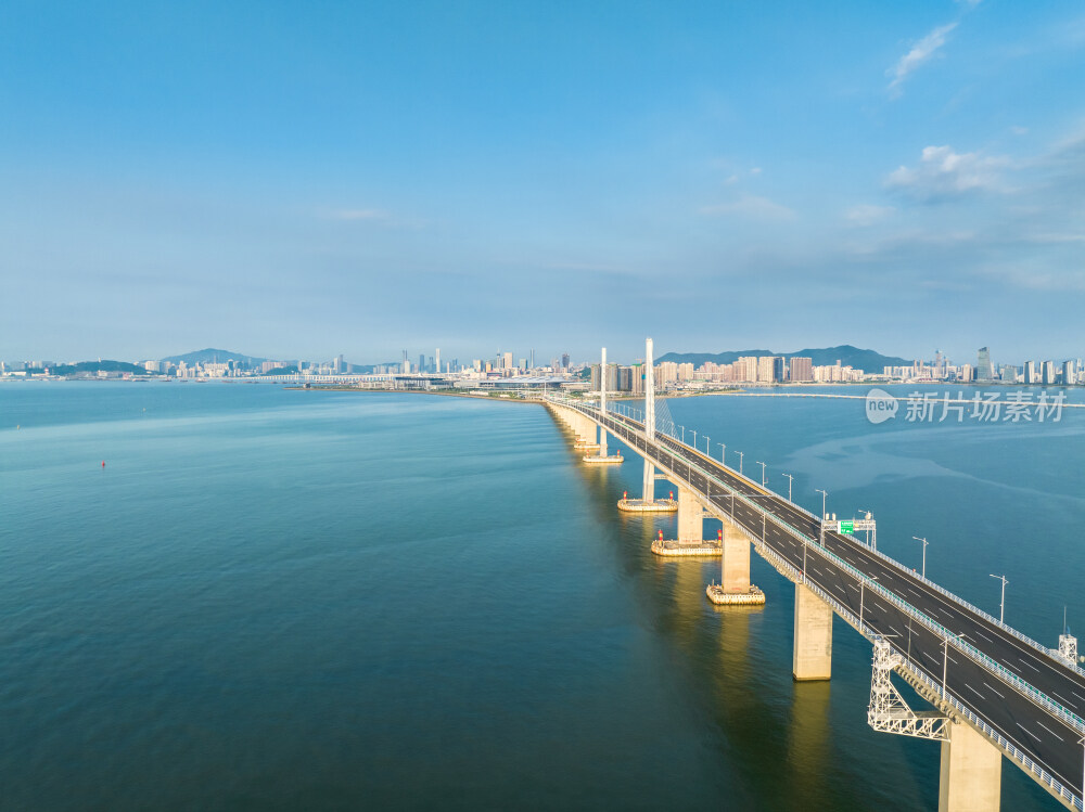 港珠澳大桥日出霞光