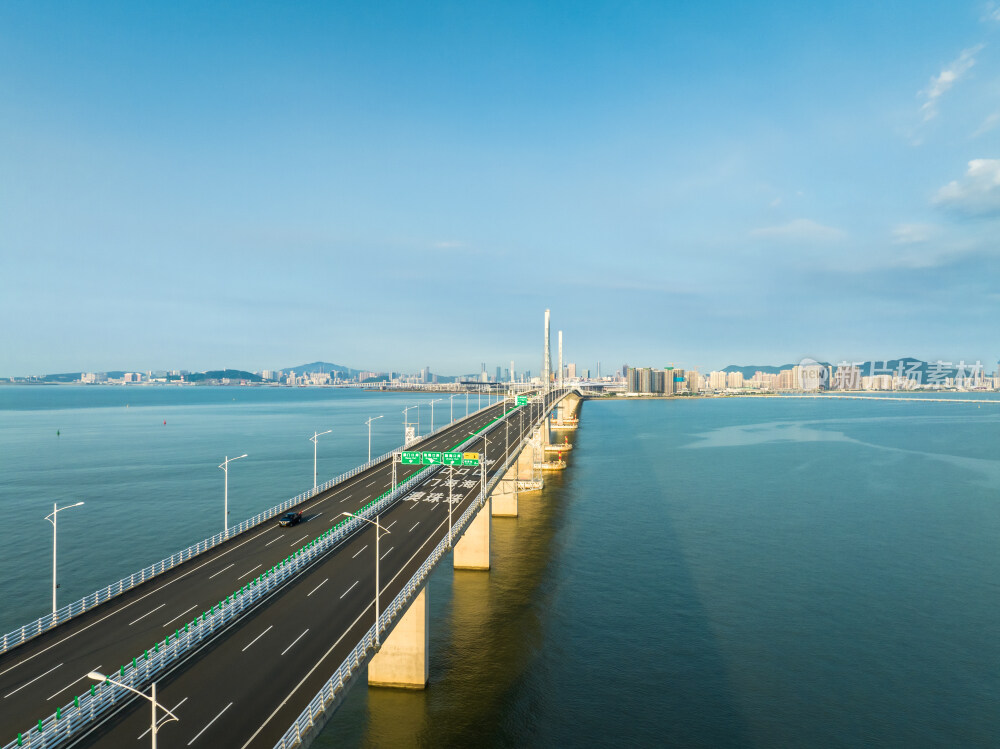 港珠澳大桥日出霞光
