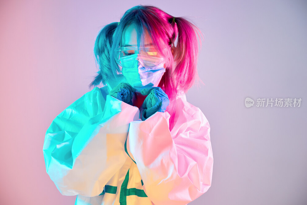 赛博朋克风格穿防护服戴口罩护目镜的少女