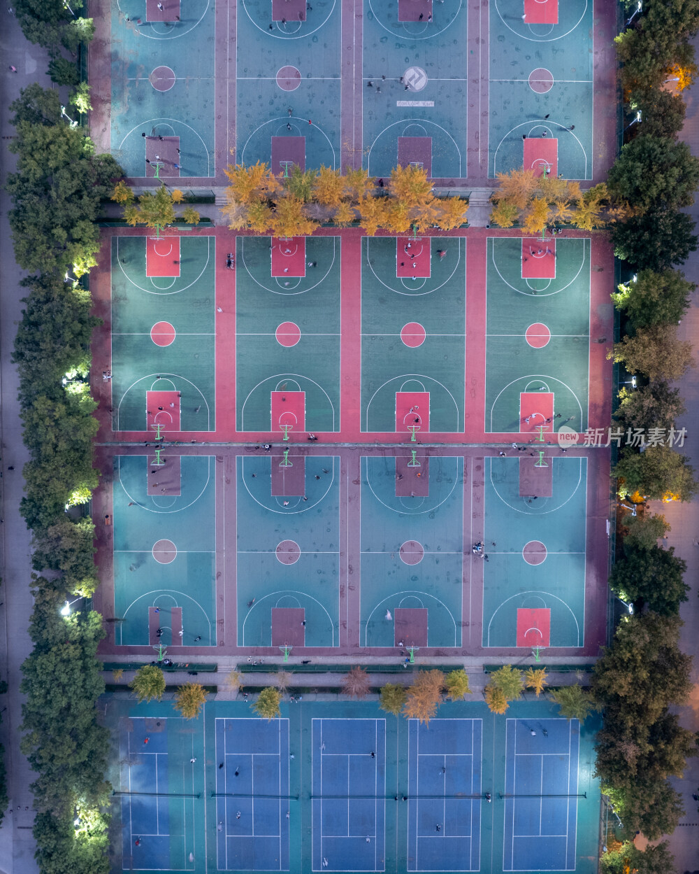 学校操场夜景航拍