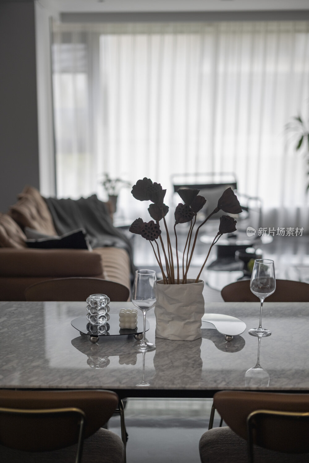 现代黑白简约室内装修设计