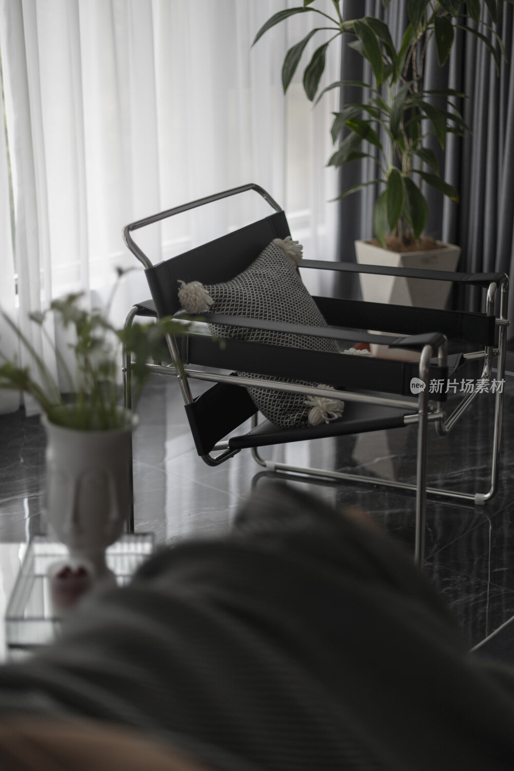 现代黑白简约室内装修设计