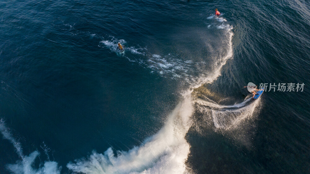 航拍夏日清凉冲浪极限运动