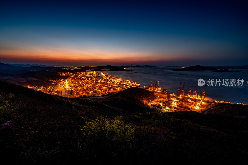 宁波舟山港穿山港区四期日落夜景
