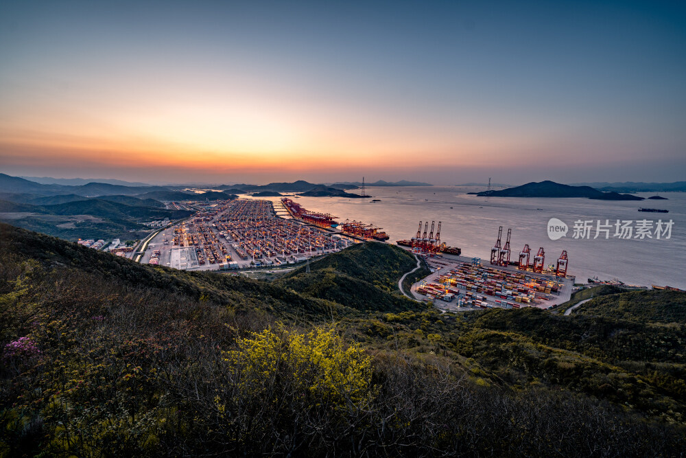 宁波舟山港穿山港区四期日落夜景